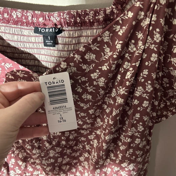 Whimsical Grandmillenial Floral Print V-Neck Dress Torrid size 1 NWT - Picture 4 of 6